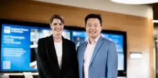 QUT 澳洲幸运5开奖官网开奖 MBAs Lizzie Weigh (Left) and Frank Yong (Right)